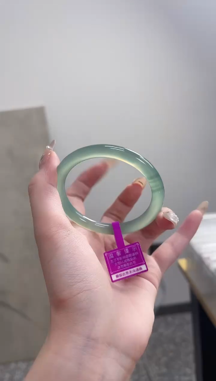 【闪购商品】玛瑙/玉髓手镯未镶嵌56-57圈需要包容 圆条