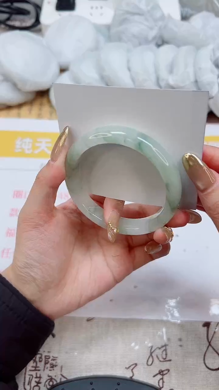 【闪购商品】石英质玉手镯未镶嵌K168-57