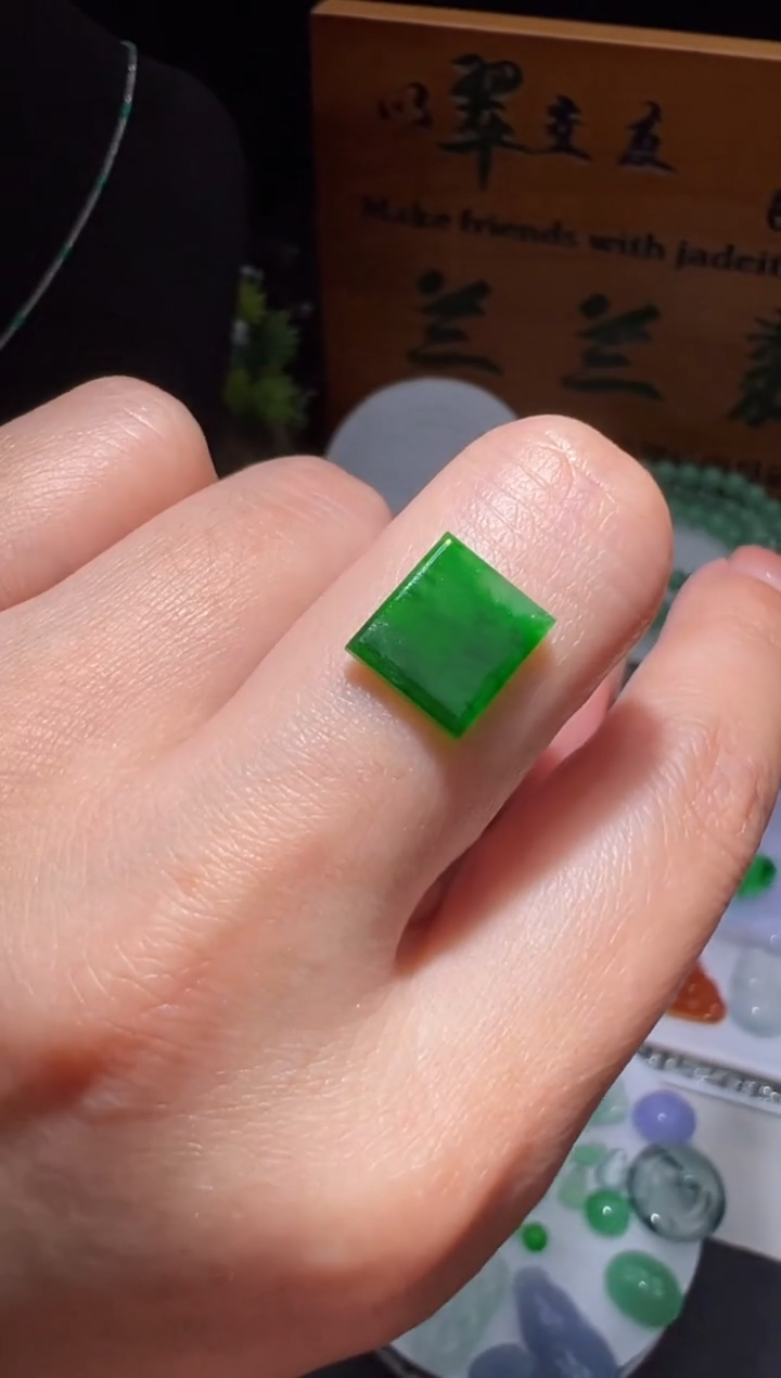 【闪购商品】定制翡翠未镶嵌马鞍