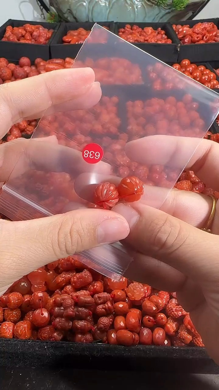 颈饰未镶嵌南红玛瑙1