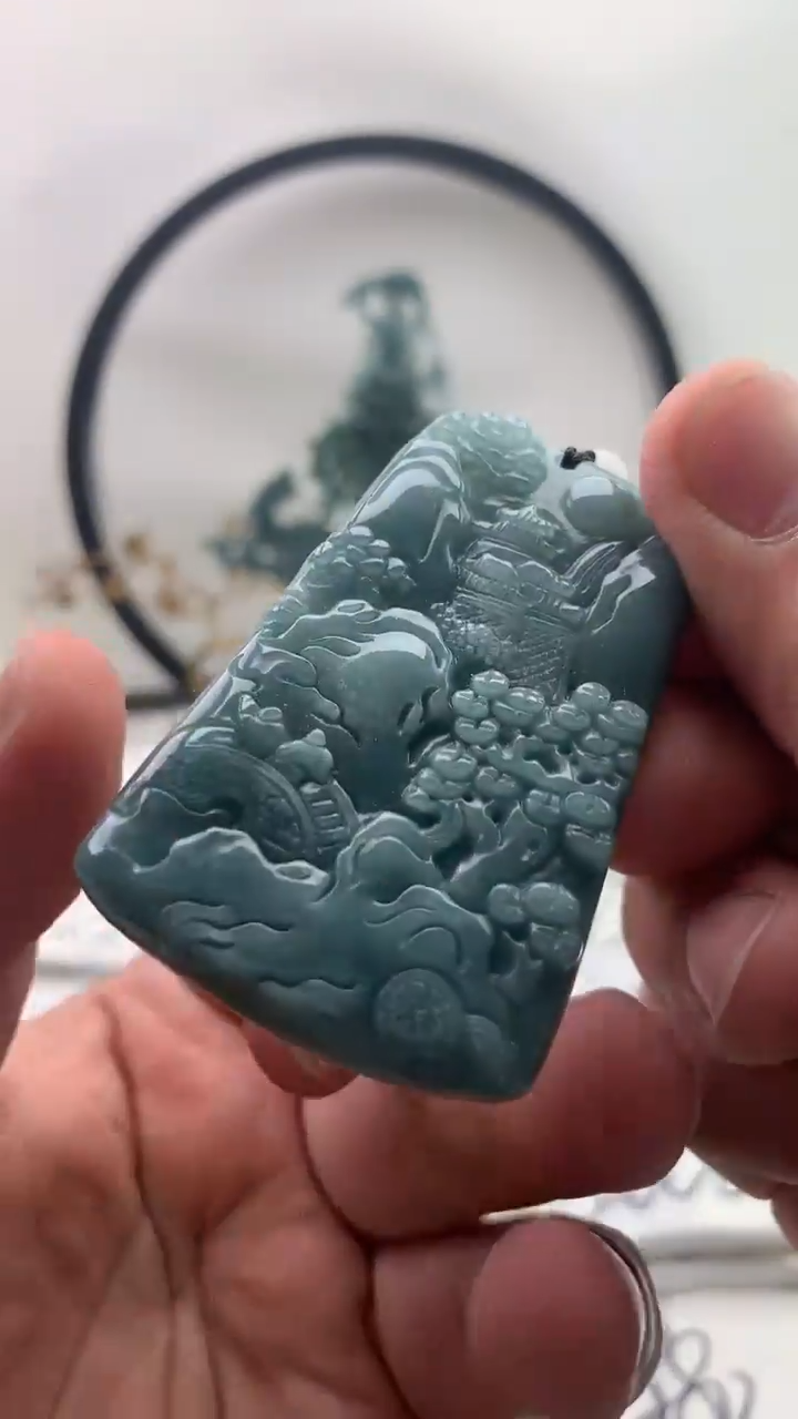翡翠未镶嵌颈饰山水牌【品质一般能接受再拍】