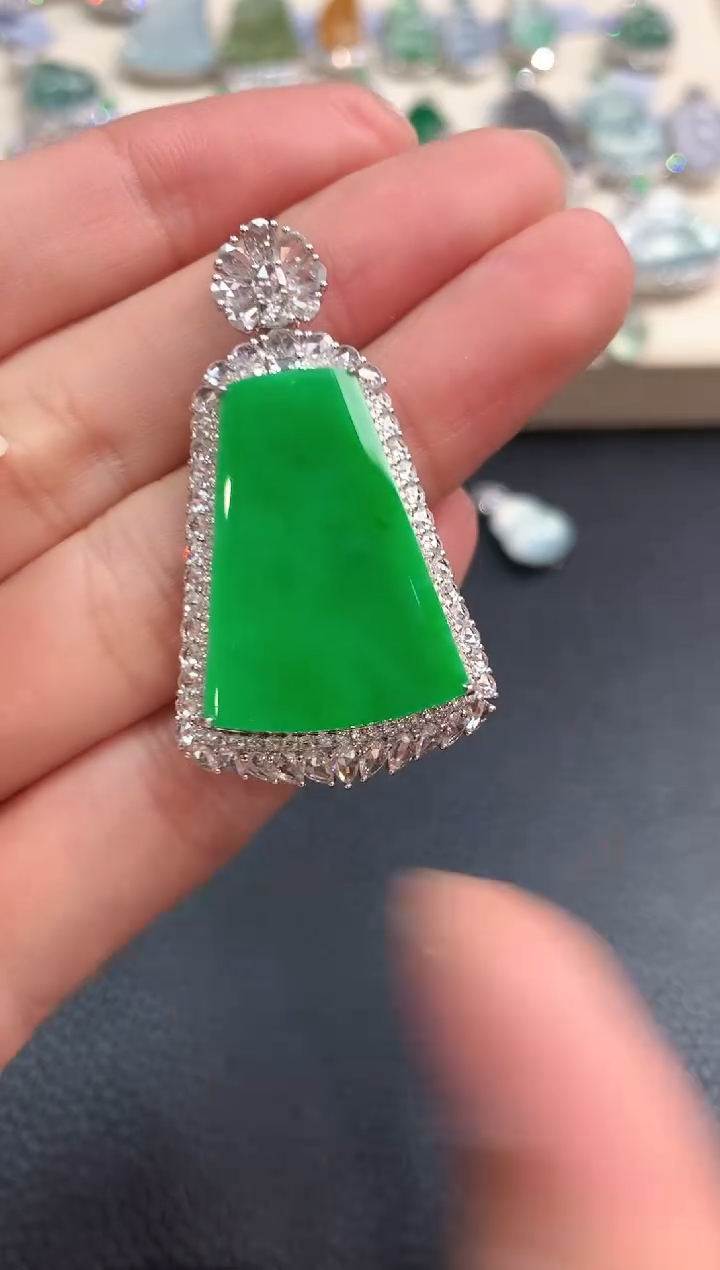 【闪购商品】翡翠吊坠(不含链)18K金镶嵌m52     