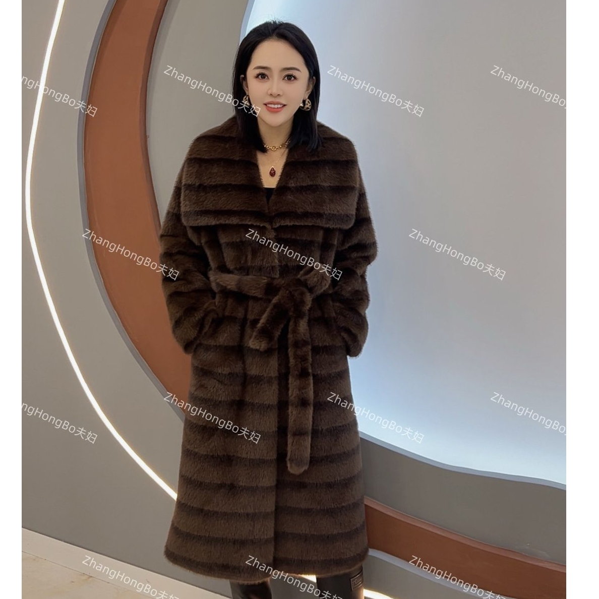 【张洪波夫妇】90321女款高奢潮流百搭外套2514