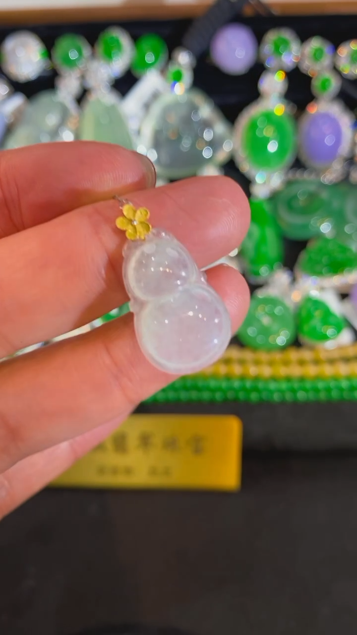 【闪购商品】翡翠颈饰未镶嵌葫芦