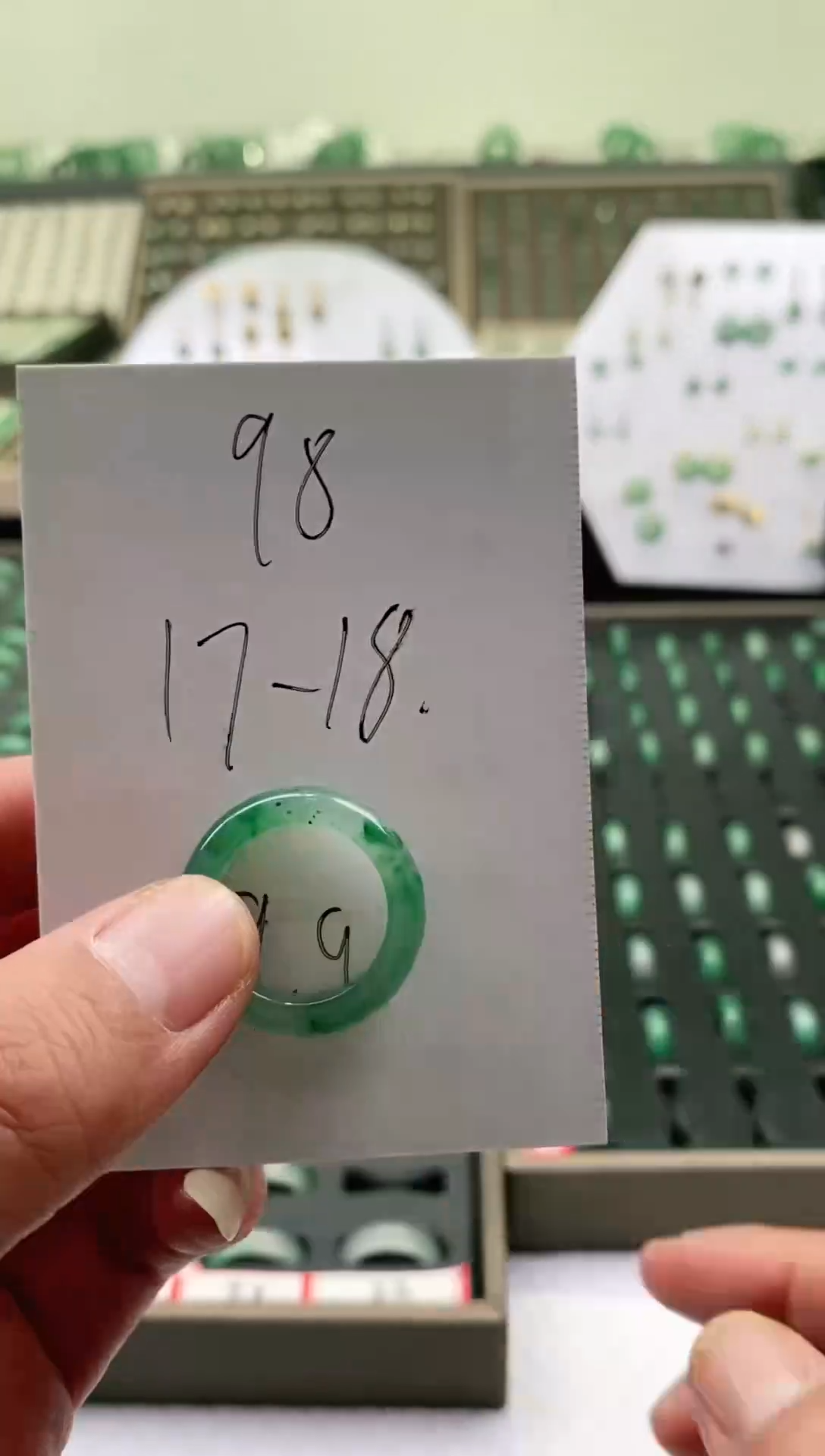 未镶嵌石英质玉（非洲翠）戒圈微瑕戒圈17