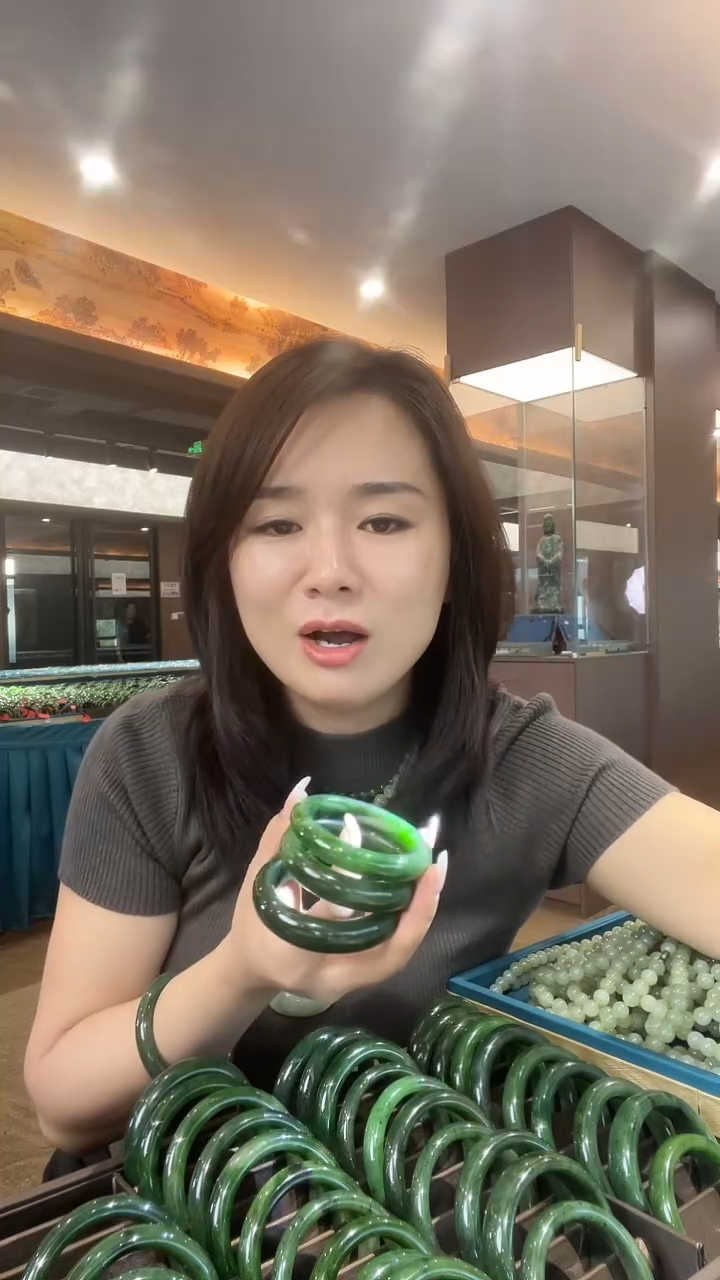 和田玉（碧玉）手镯未镶嵌拍一发一