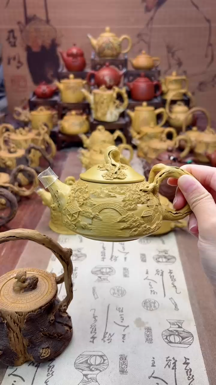 【闪购商品】紫砂茶壶山水浮雕紫砂壶