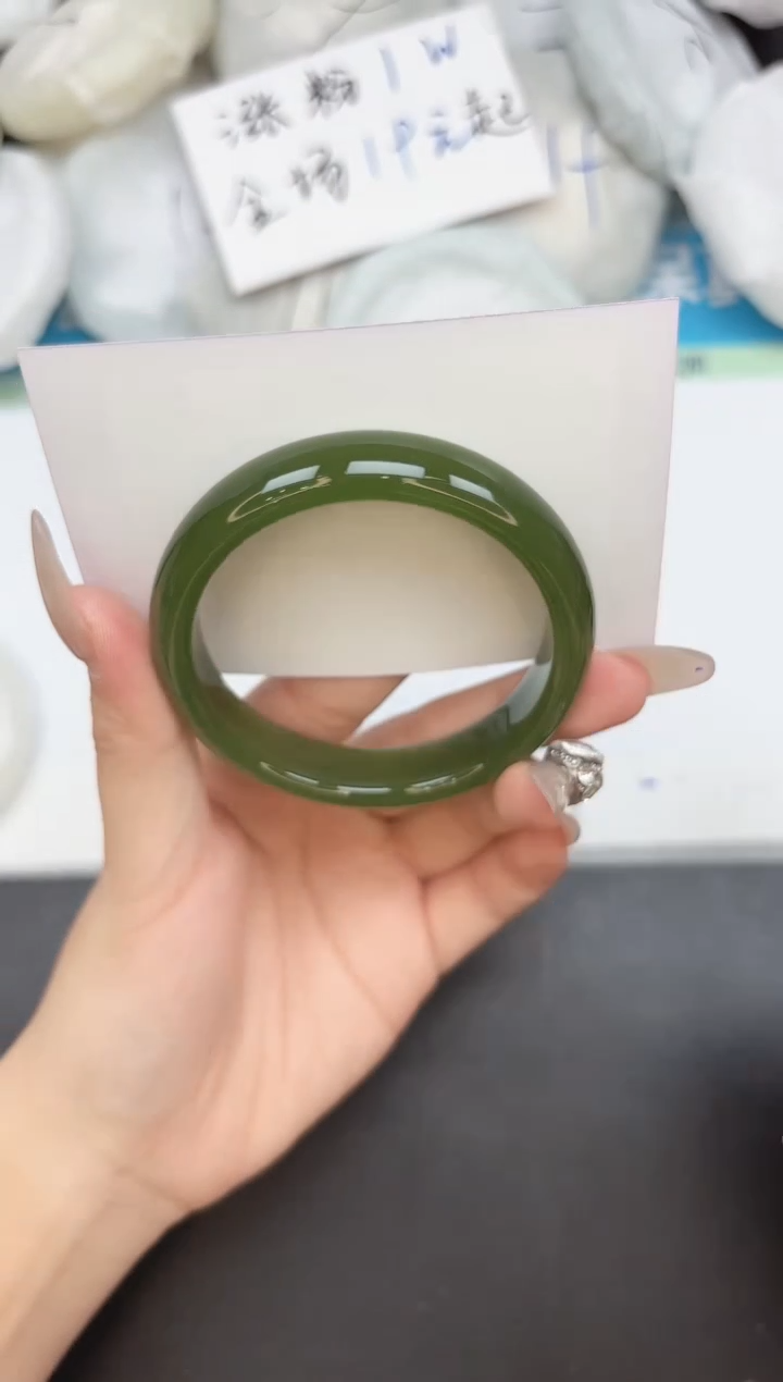 未镶嵌手镯石英质玉188-56