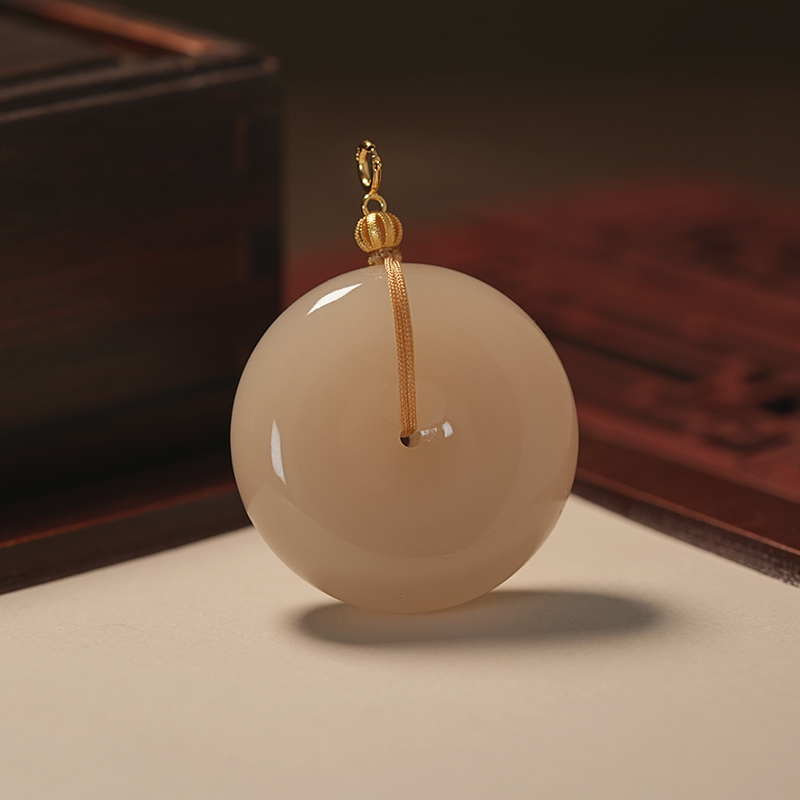 【石泽珠宝】30MM和田玉藕粉平安扣+18k金镶嵌百搭多样性发货