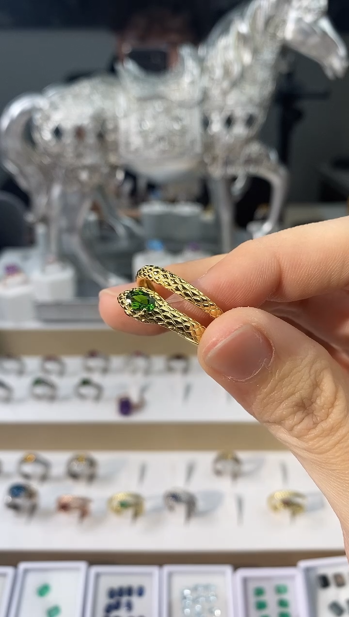 【闪购商品】透辉石戒指银S925镀金镶嵌11111