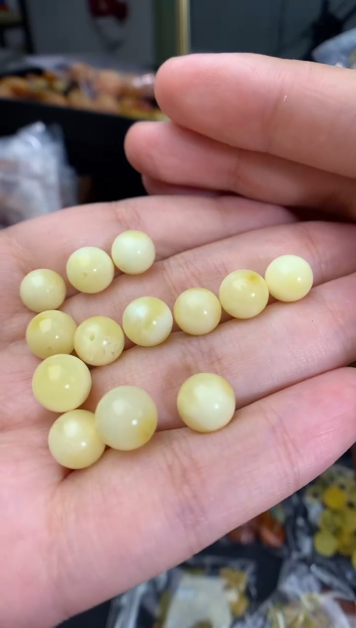 蜜蜡未镶嵌珠宝奇石多样性发一件