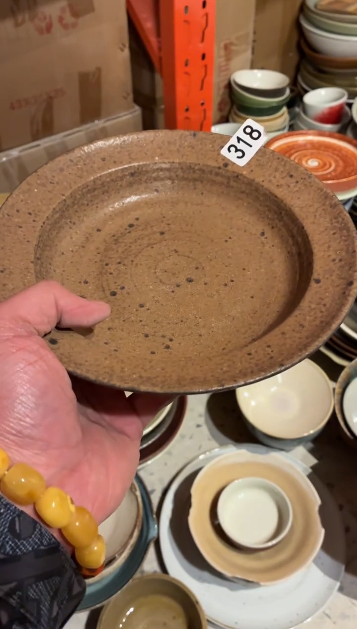 瓷片老**虎318微瑕咖色平沿盘1个