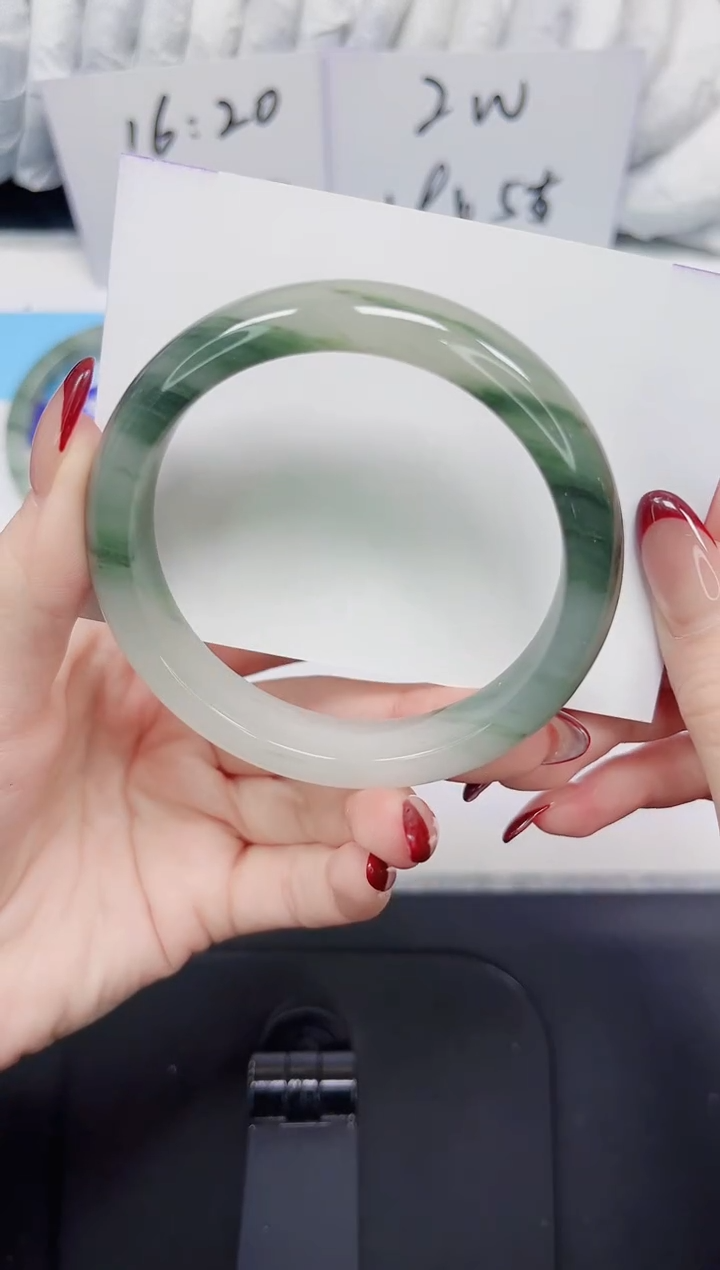 【闪购商品】石英质玉手镯未镶嵌184