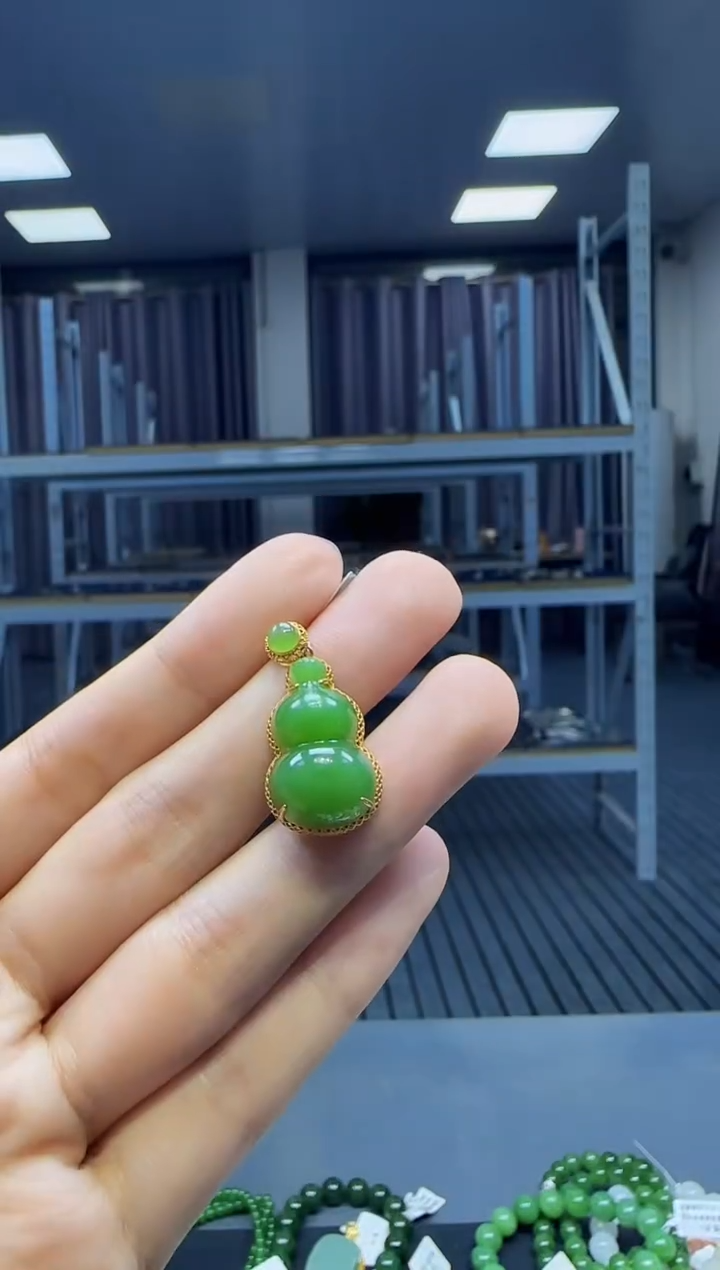 和田玉18K金镶嵌挂件1
