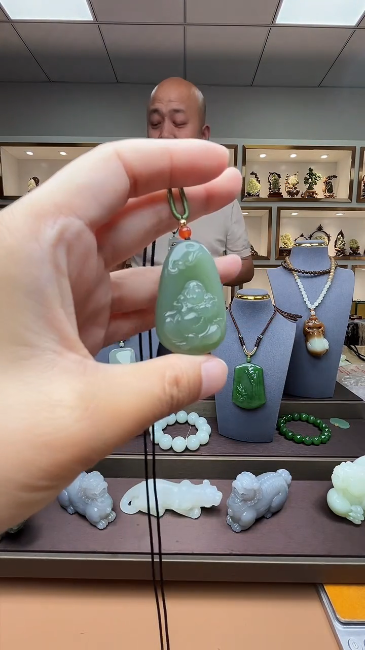 和田玉未镶嵌颈饰苏