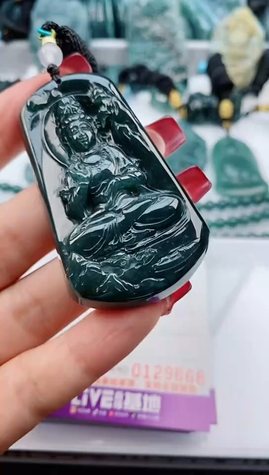 【闪购商品】翡翠颈饰未镶嵌               