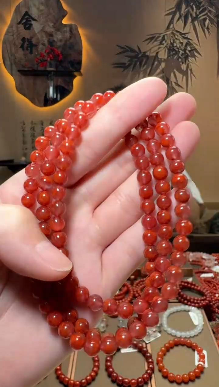 未镶嵌原矿手链南红玛瑙一条约6mm 多样性发货