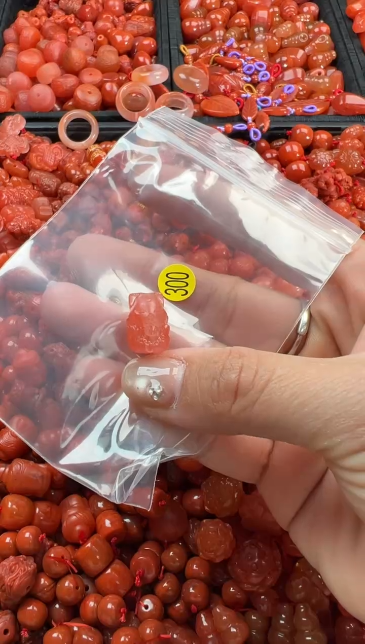 【闪购商品】南红玛瑙颈饰未镶嵌1