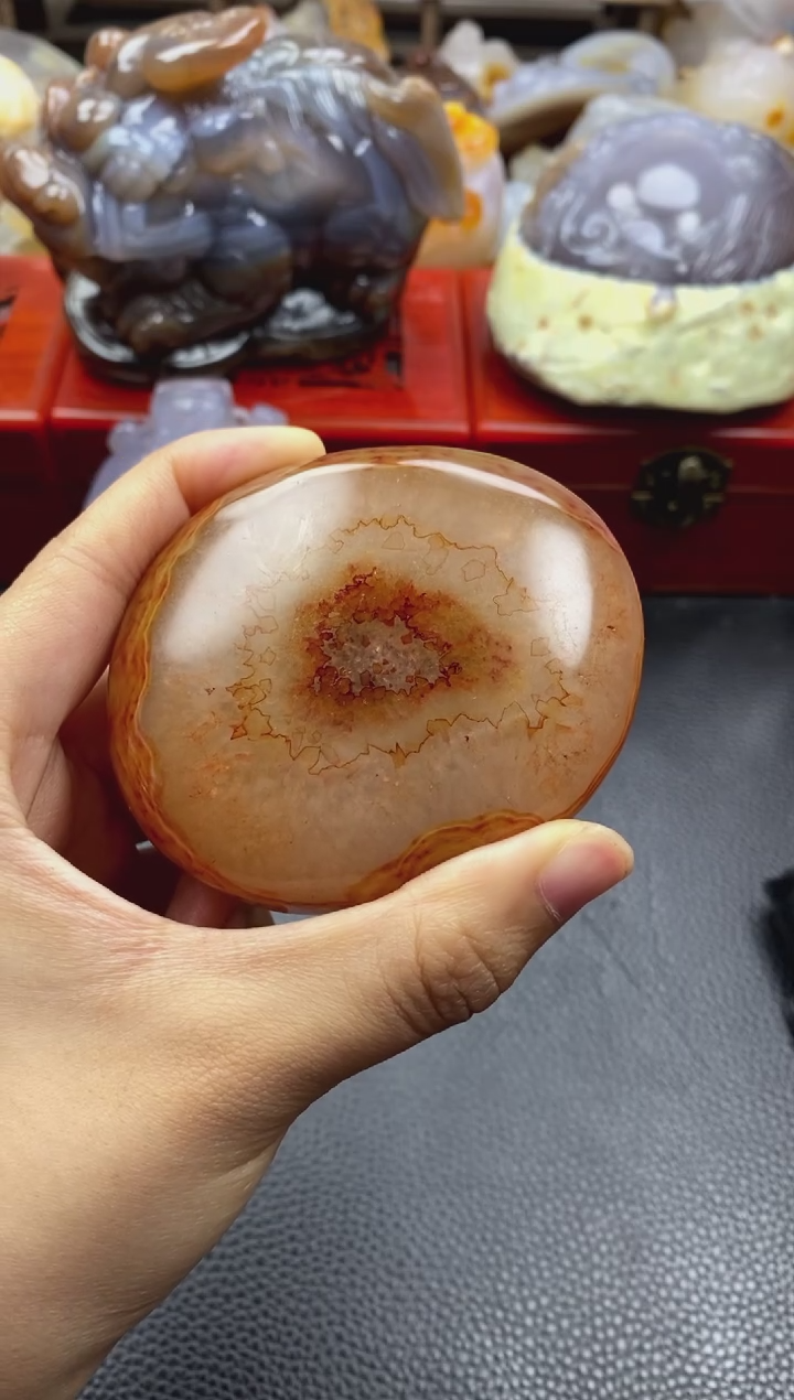 未镶嵌手把石英质玉梦*玛瑙玉髓