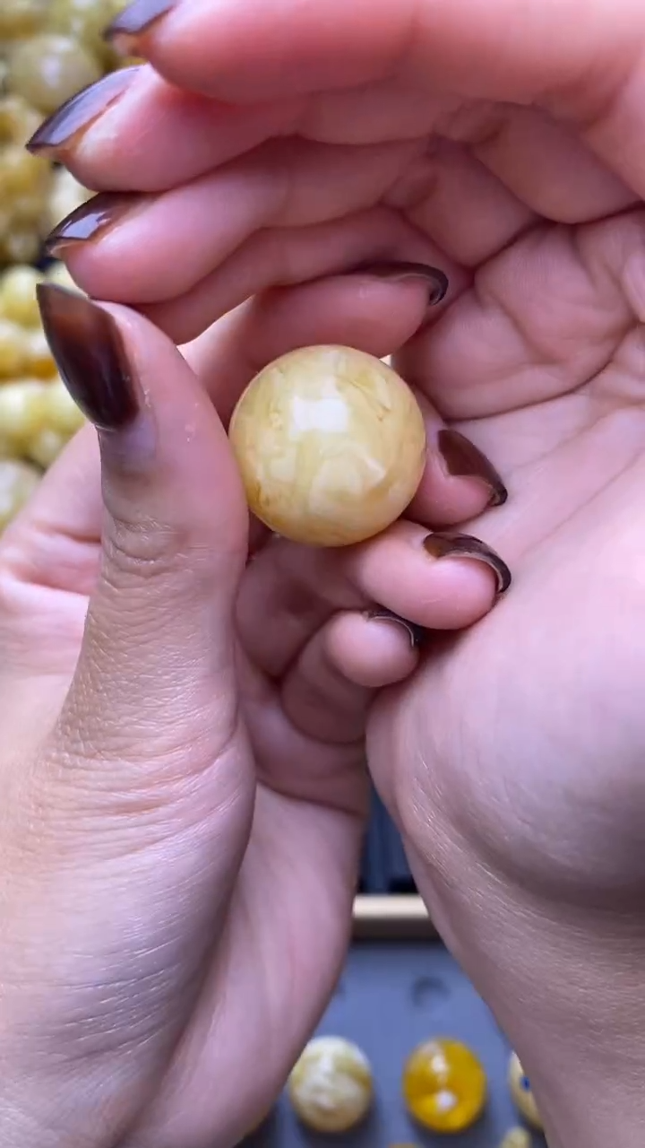 【闪购商品】琥珀裸石未镶嵌蜜蜡.74