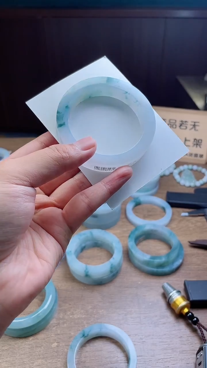 定制翡翠手镯未镶嵌定制