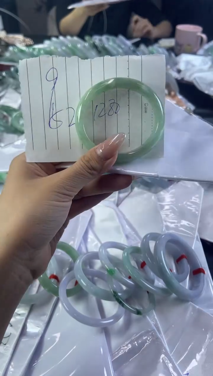 未镶嵌手镯（贵妃镯）翡翠翡翠手镯单样发一9