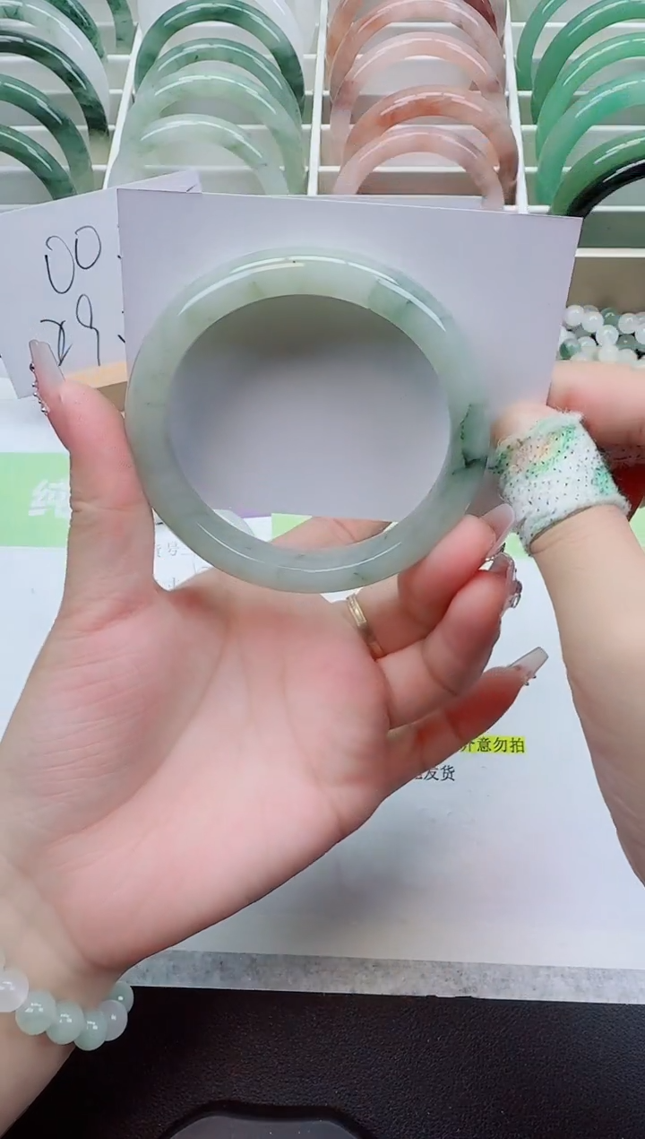 【闪购商品】石英质玉手镯未镶嵌200/60-61圈