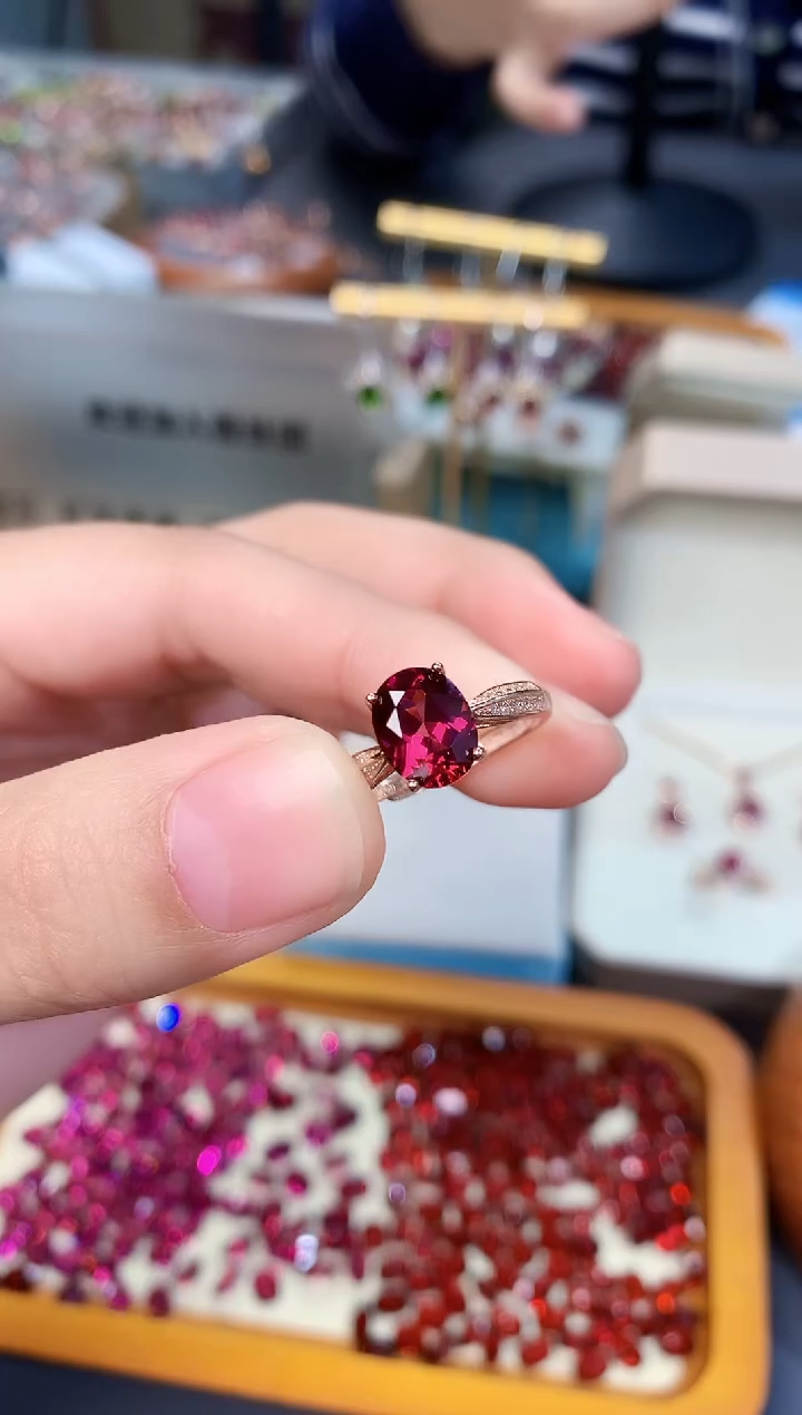 【闪购商品】石榴石戒指银S925镶嵌天然镁铝