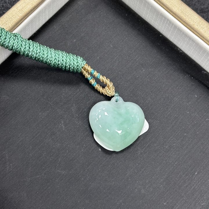 翡翠A货缅料色小爱心吊坠拍一发一多样性发货21*20*6-551364