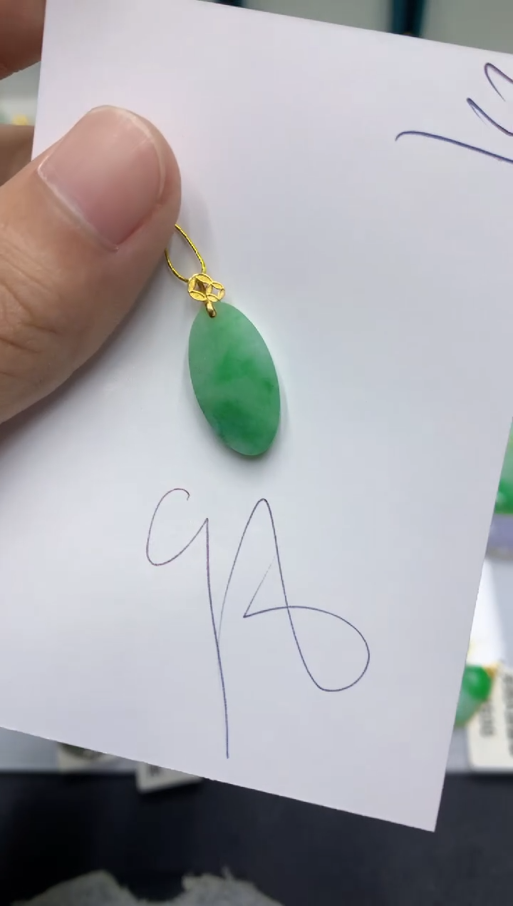 【闪购商品】翡翠颈饰18K金镶嵌翡翠