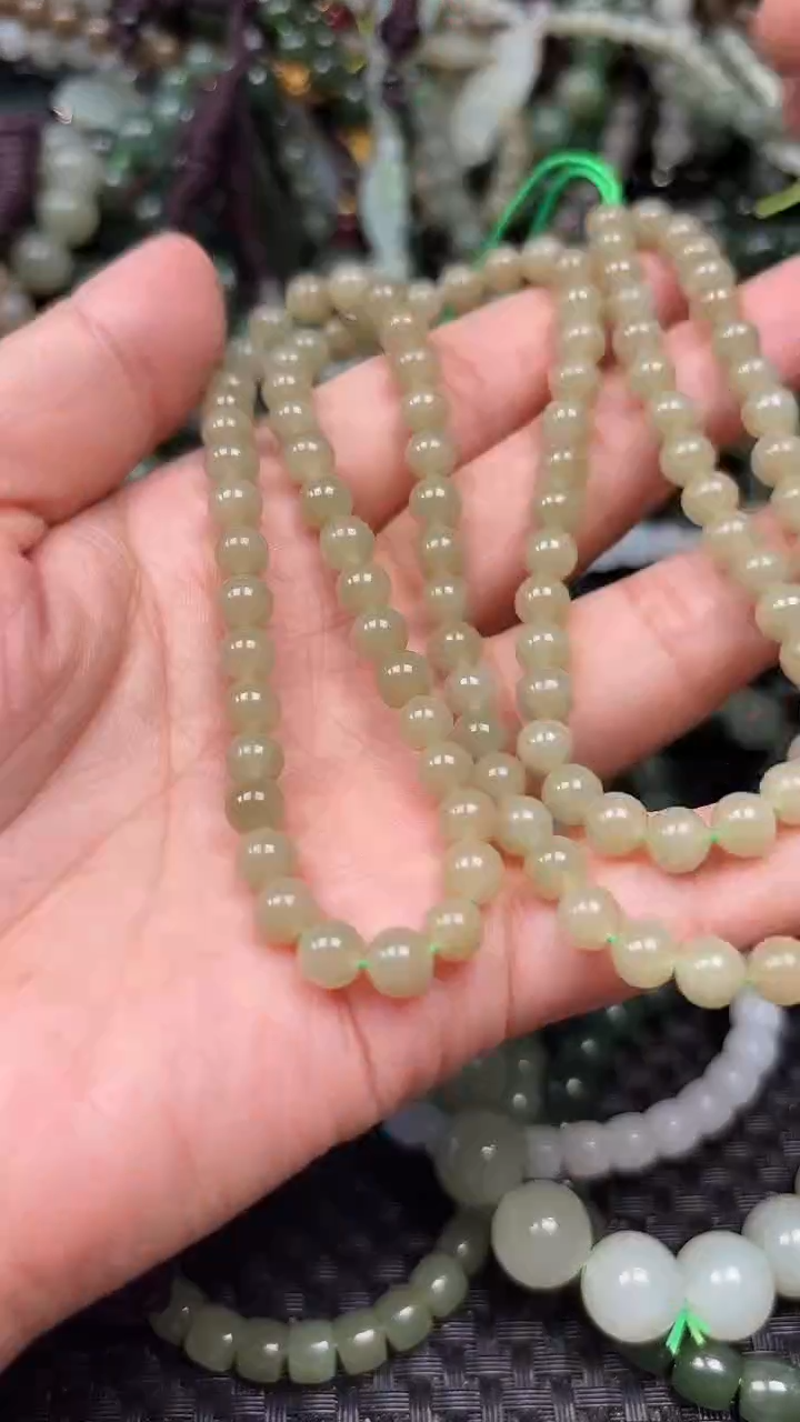 和田玉未镶嵌颈饰1