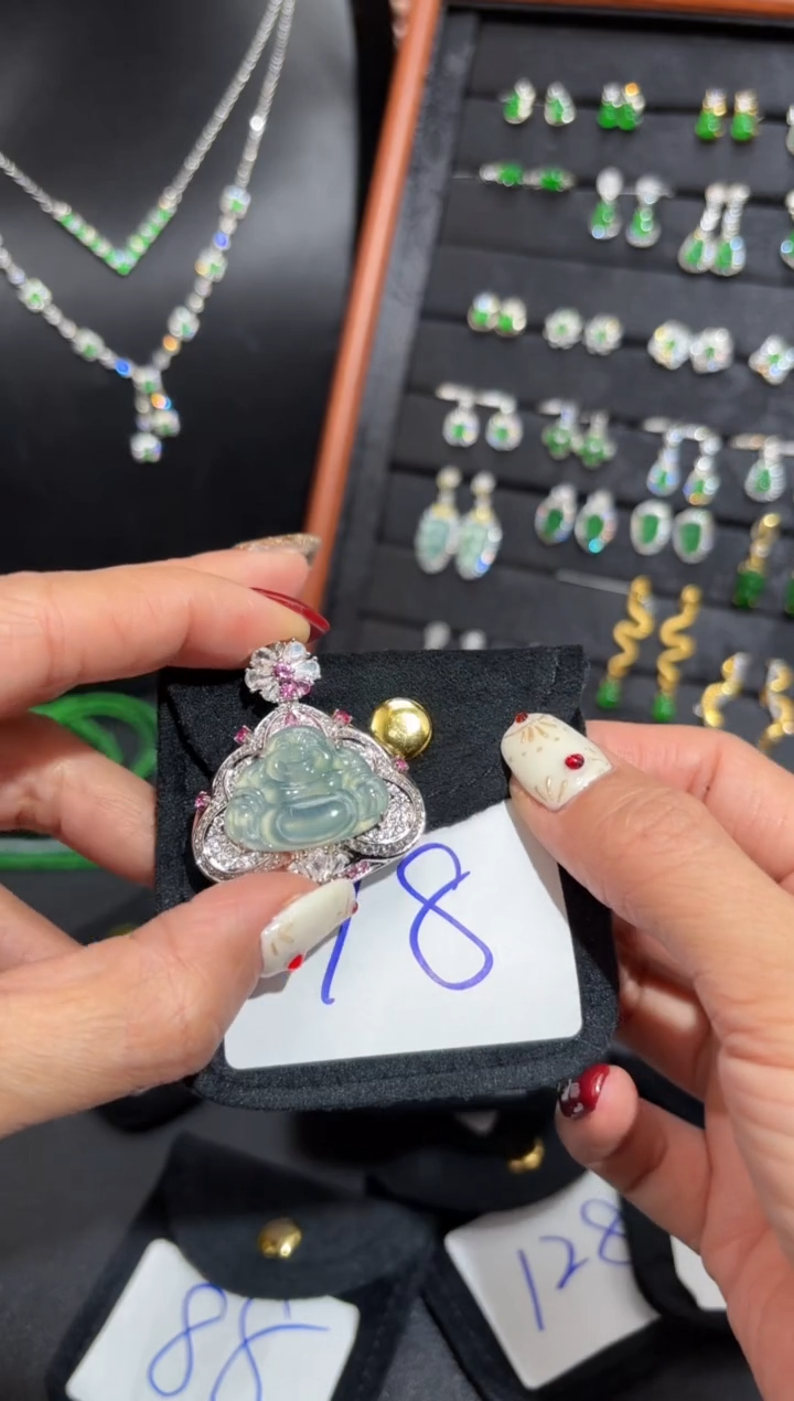 【闪购商品】翡翠颈饰未镶嵌佛公/支持复检/一件