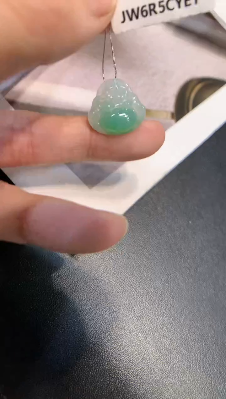 颈饰未镶嵌翡翠佛