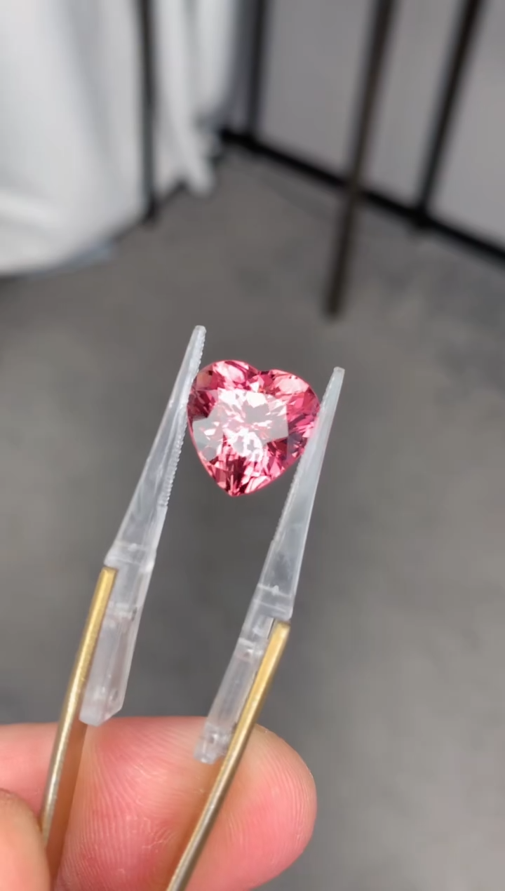 【闪购商品】碧玺裸石未镶嵌8.1ct  粉碧玺