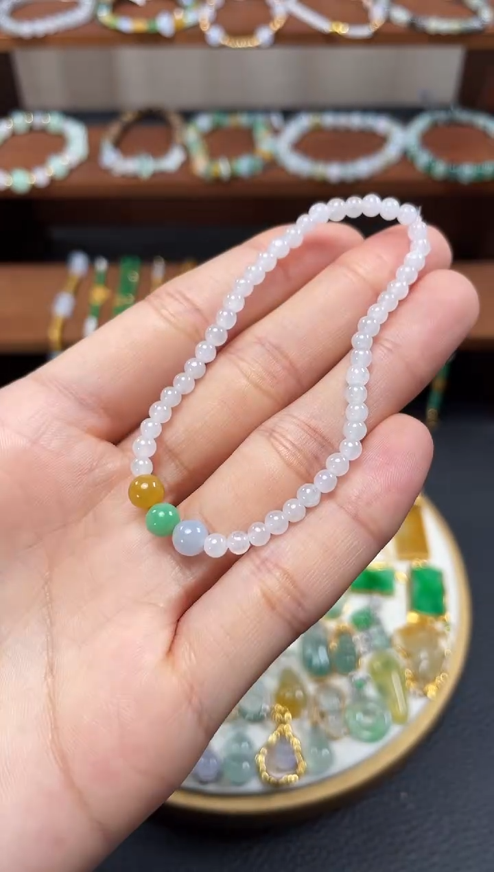 【闪购商品】翡翠套链未镶嵌一个   135