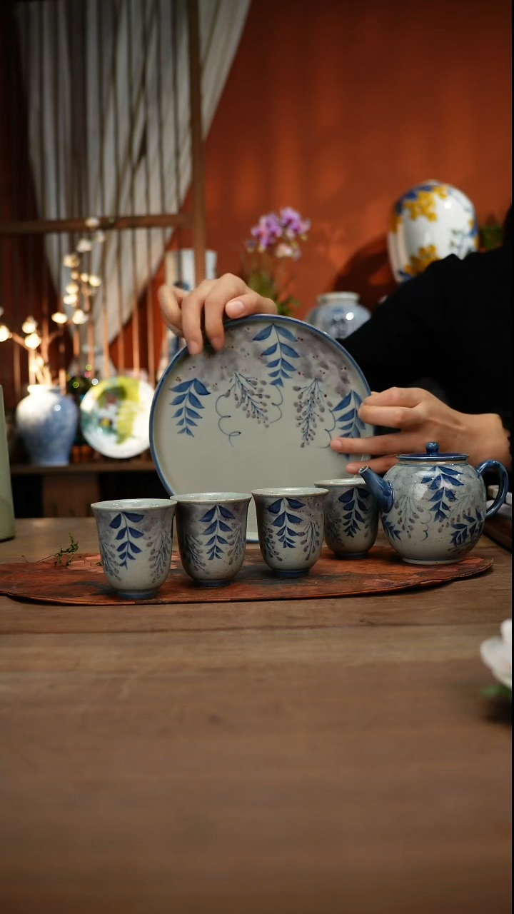 当代高温釉下彩手绘陶瓷餐具