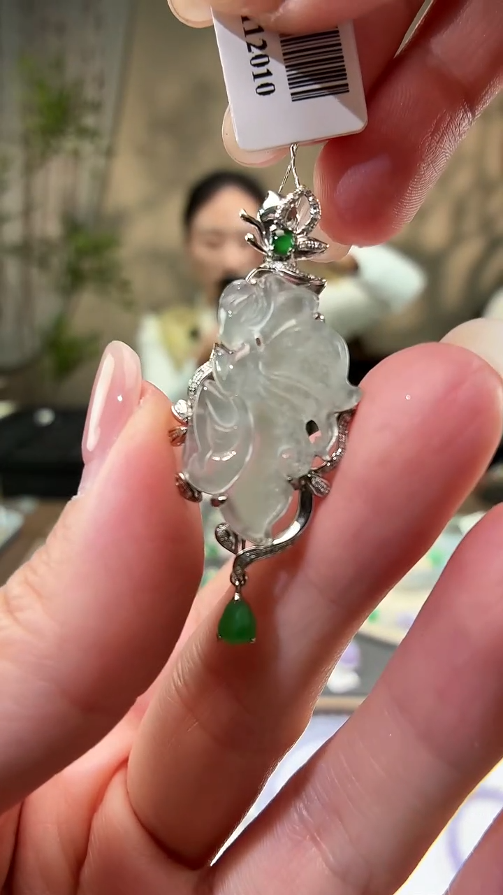 吊坠(不含链)18K金镶嵌翡翠翡翠