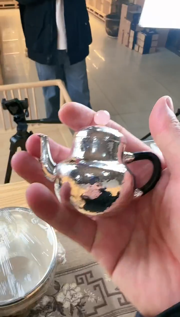 【闪购商品】足银999粉钮思婷泡茶壶精工