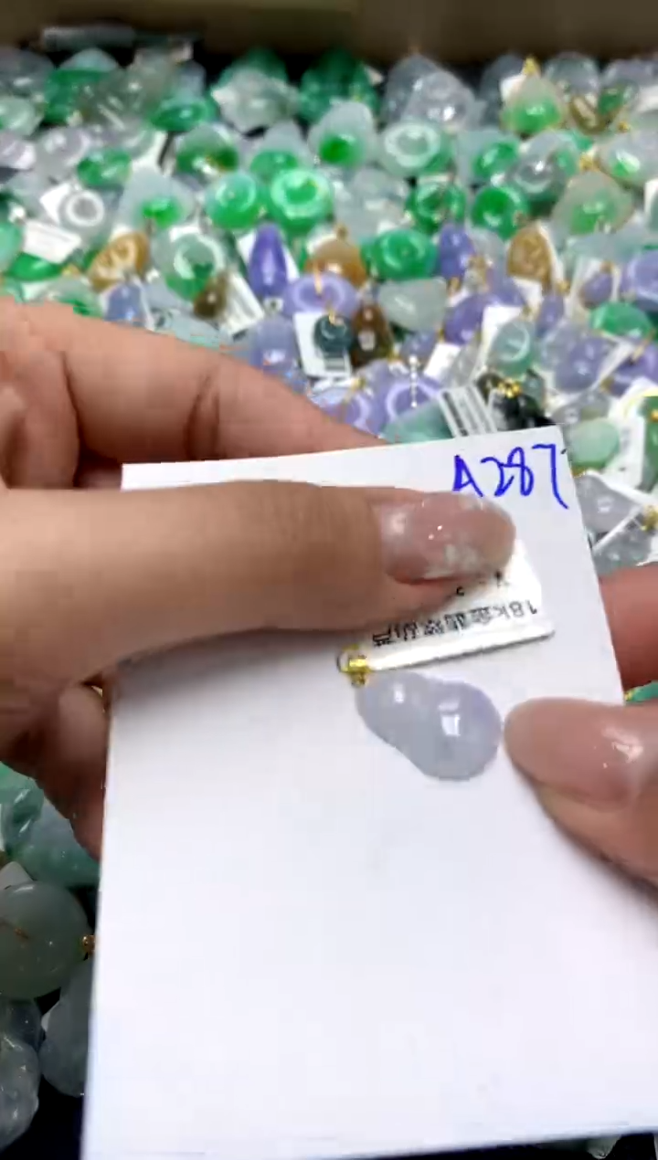 【闪购商品】翡翠颈饰18K金镶嵌111111111111111111