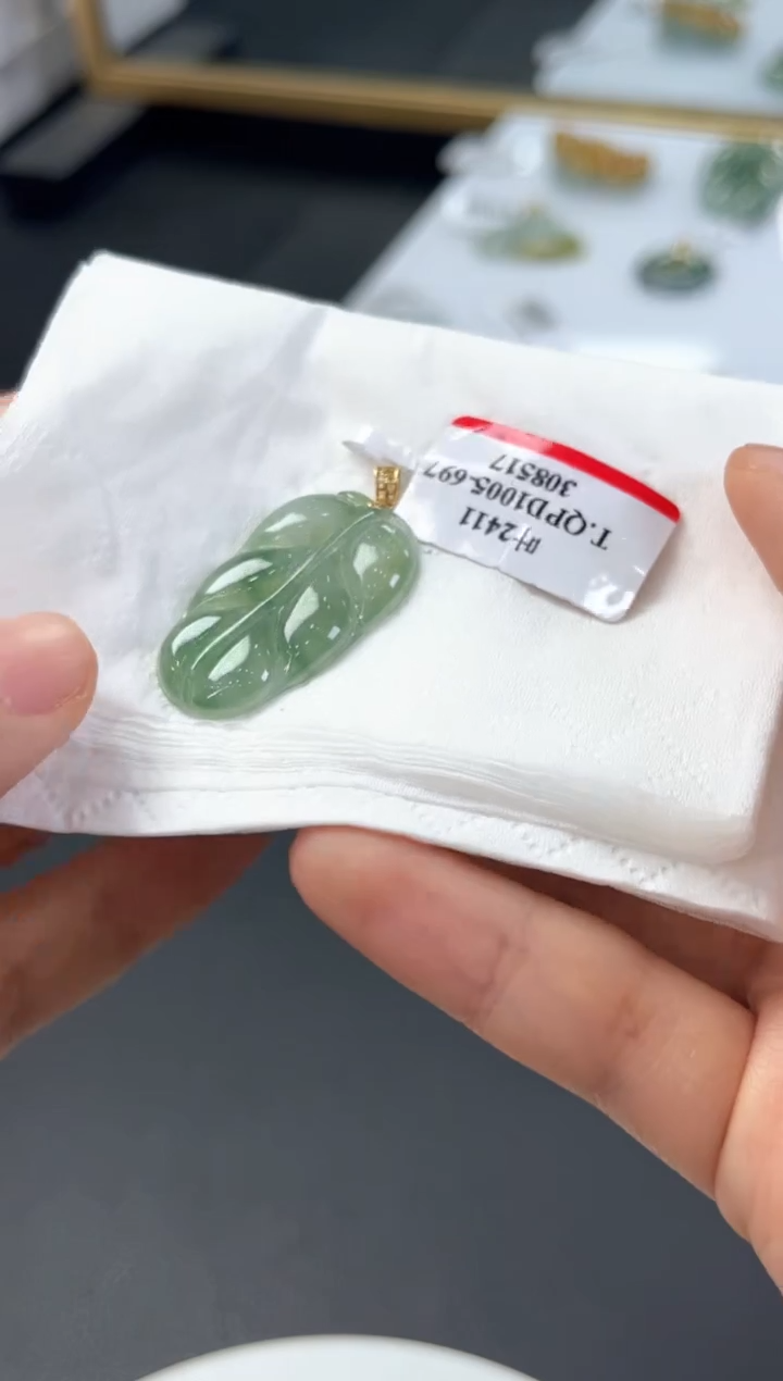 【闪购商品】翡翠挂件18K金镶嵌叶子发一件YQYA67