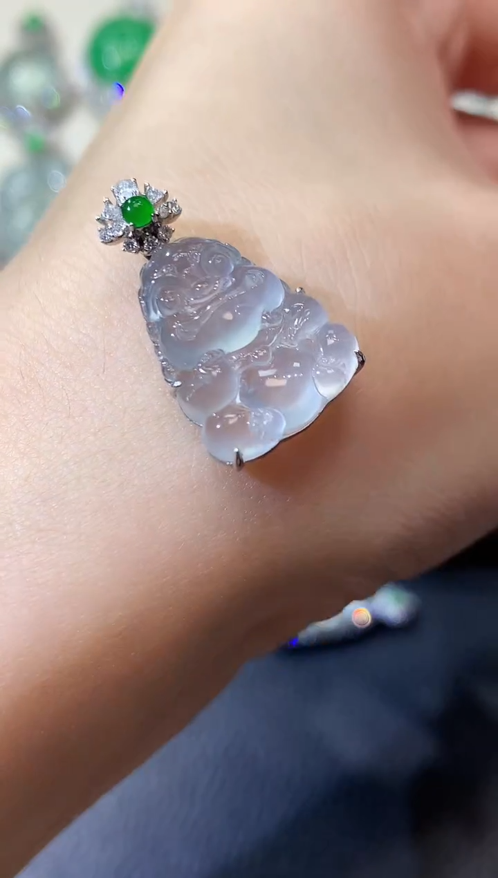 【闪购商品】翡翠吊坠(不含链)18K金镶嵌C40