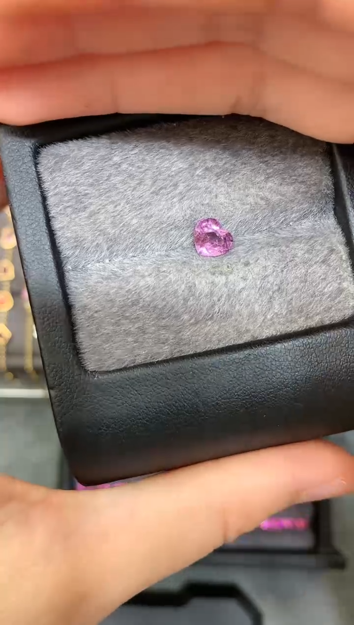 【闪购商品】定制尖晶石裸石未镶嵌水滴 紫色调 18.57ct