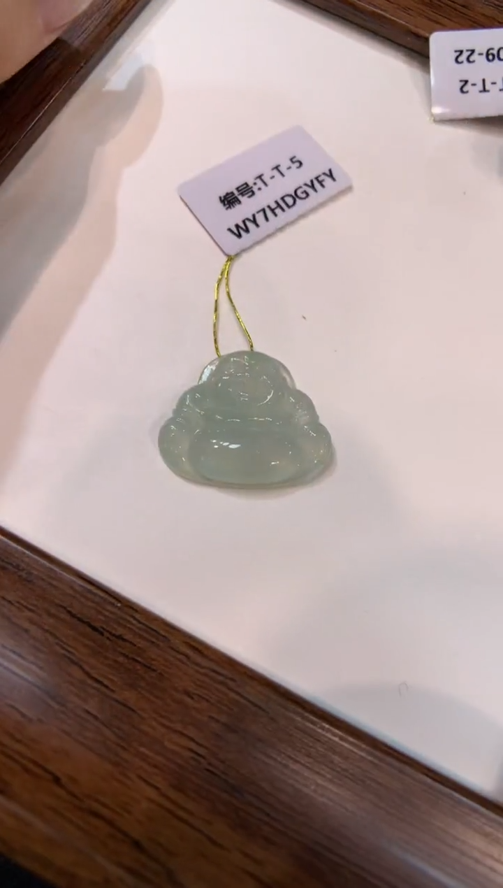 颈饰未镶嵌翡翠佛公