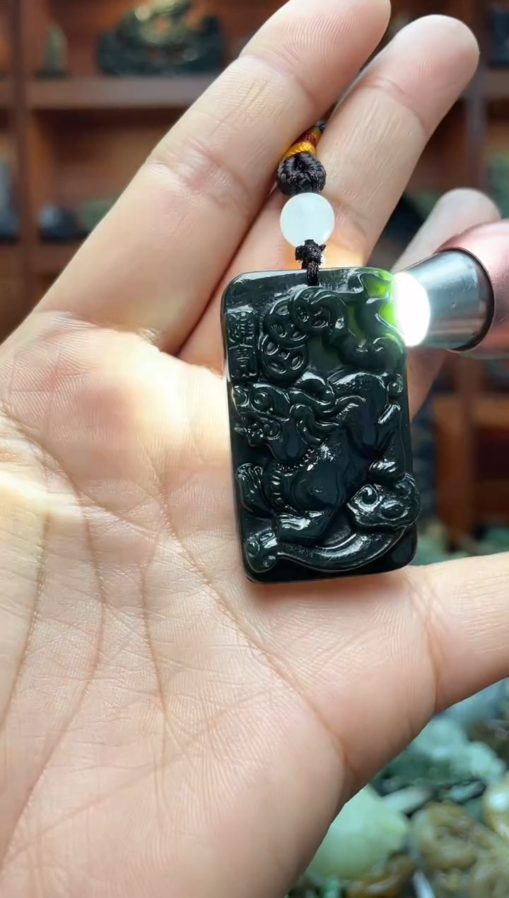 未镶嵌和田玉把件1