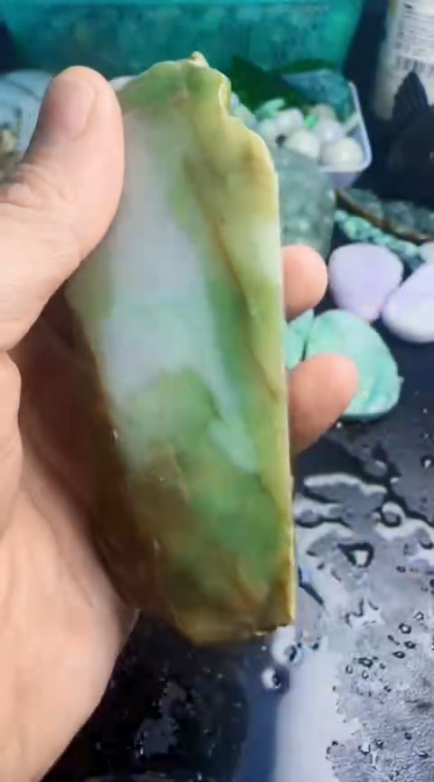 颈饰未镶嵌翡翠今****?023