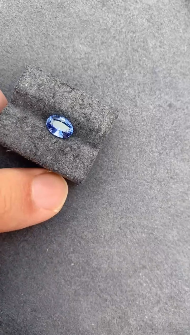 蓝宝石裸石未镶嵌1.5ct无烧矢车菊