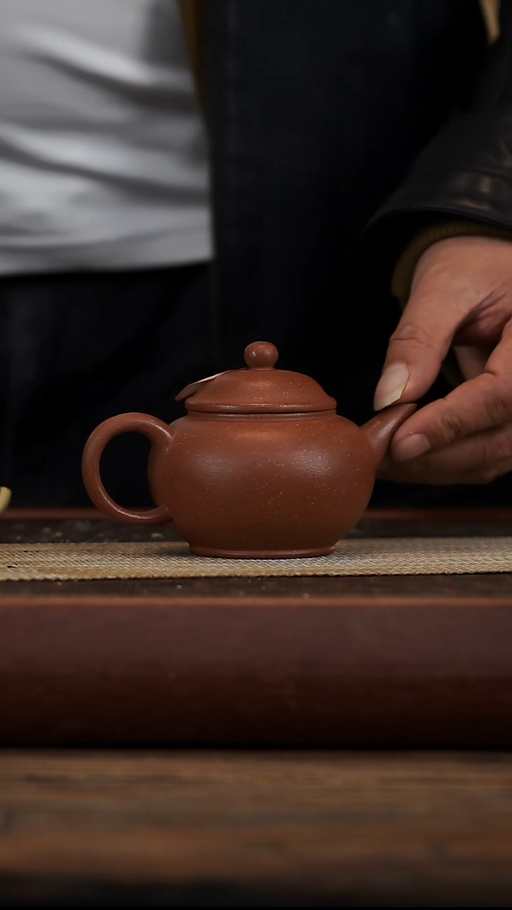 茶壶紫砂微瑕200毫升红降坡水平