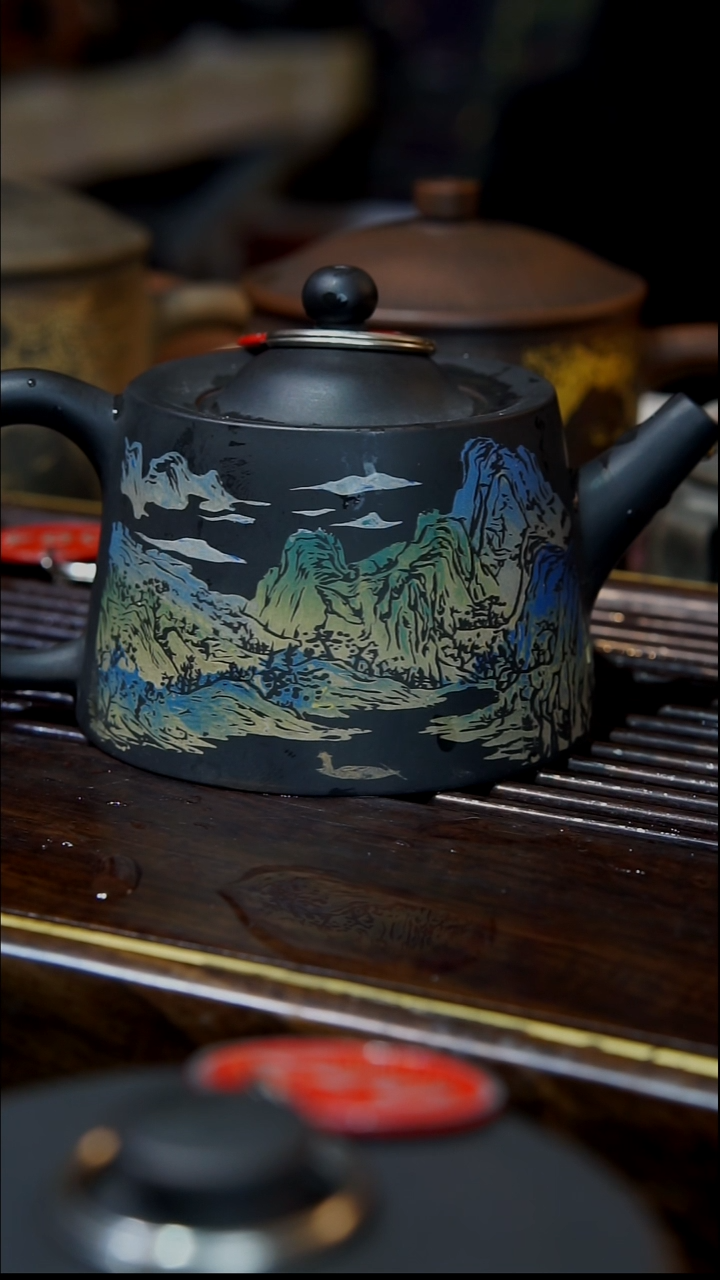 云南建水紫陶小****?030 微瑕  全手工彩填壶  150cc