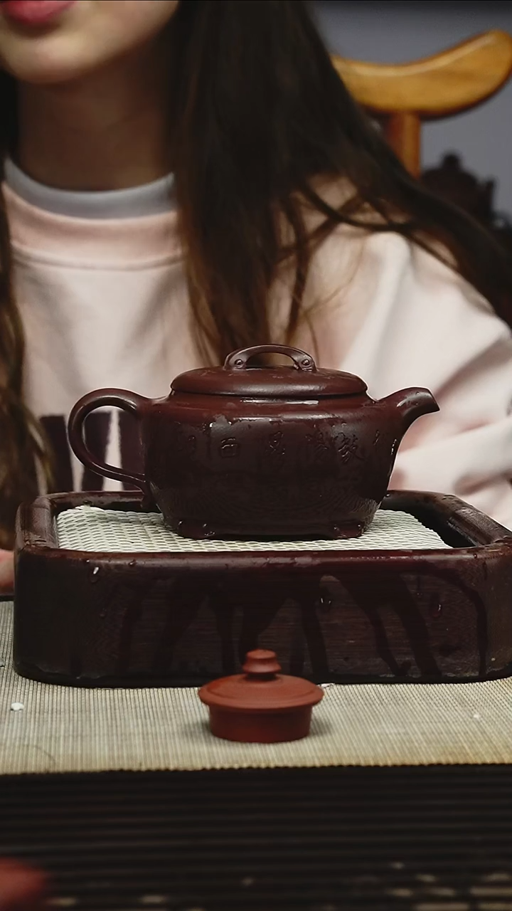 茶壶紫砂太**明330CC  
