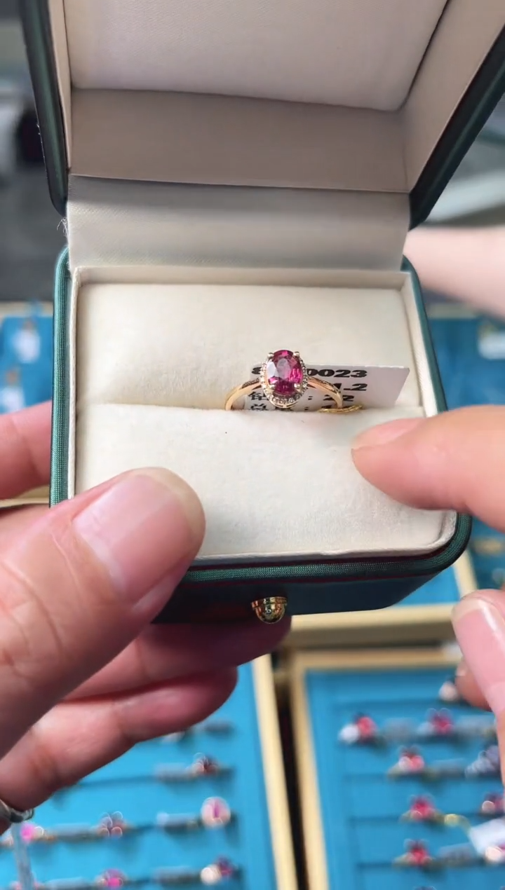 红宝石戒指18K金镶嵌B41（多样性发一）